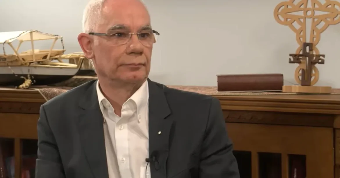 Balog Zoltán elmagyarázta, hogyan kapott állami kitüntetést a bicskei igazgató