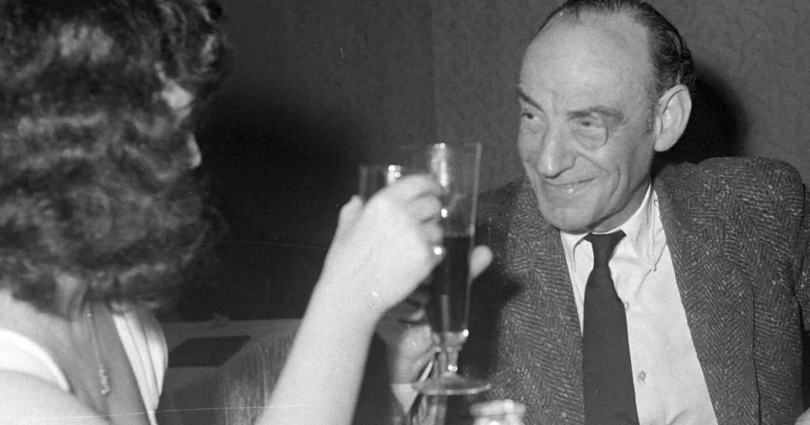 Eladó a híres színész villája, de a szíve is megáll, ha meglátja az árát
