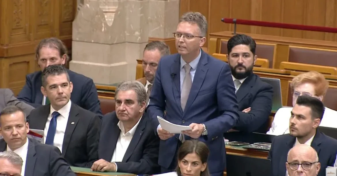 Eltűnt Hankó Balázs a Parlamentből: kiderült, hol bujkál