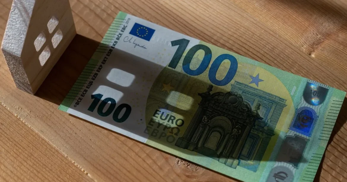Fidesz: közel 300 ezer forintos pluszteher a kormánytól