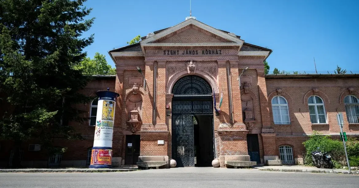 Káosz a fővárosi kórházban, már négy intézmény segít: ide kell menniük