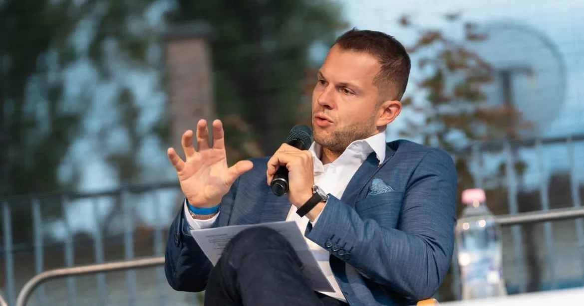 Konfliktus a Bay Zoltán és a HUN-REN között