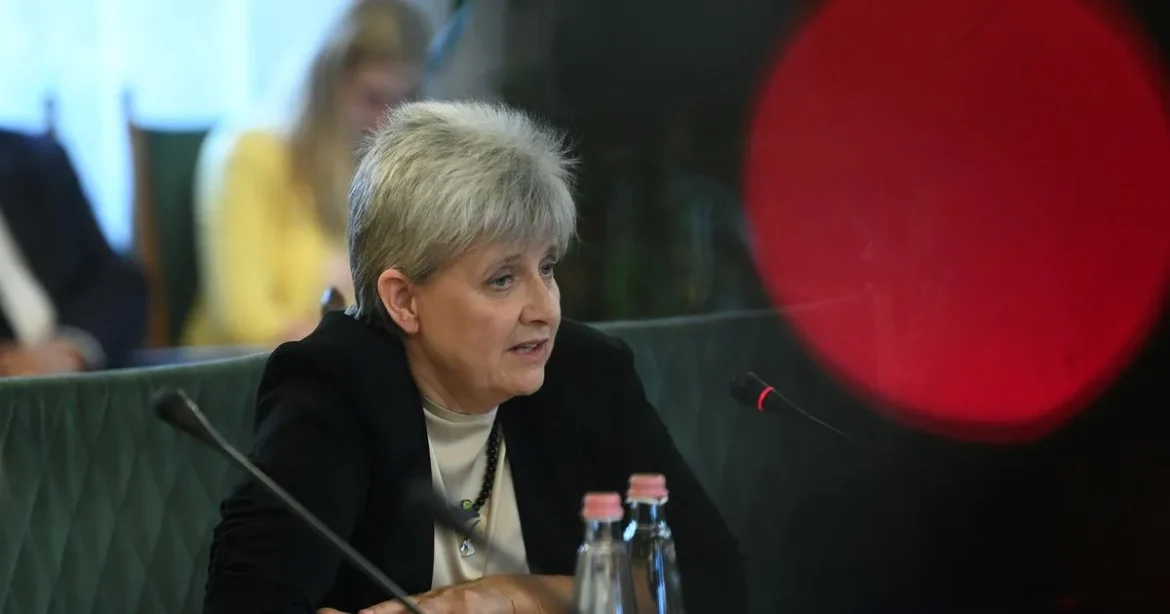 Megszűnik a kettős vezetés a szakképzésben: kiírják a csúcsvezetői pályázatokat