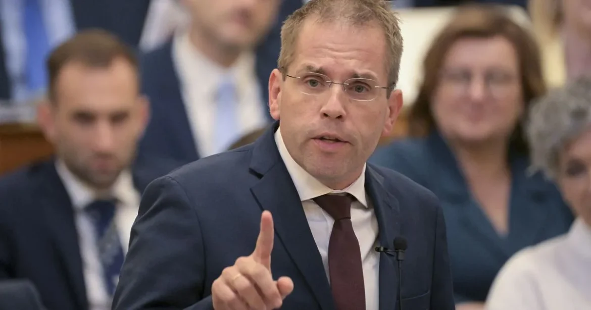 Miniszterelnökség költései: ügyvédi díjak és kormánybiztosi lakásbérlet