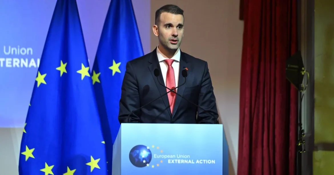 Óriásit vállalt a kormány: brutális béremelés és nyugdíjemelés, adócsökkentés