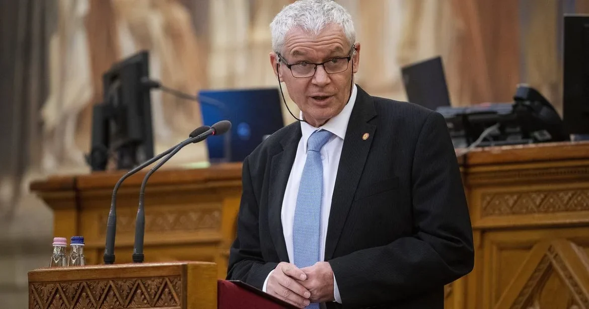 Polt Péter megtámadja leváltását Strasbourgban