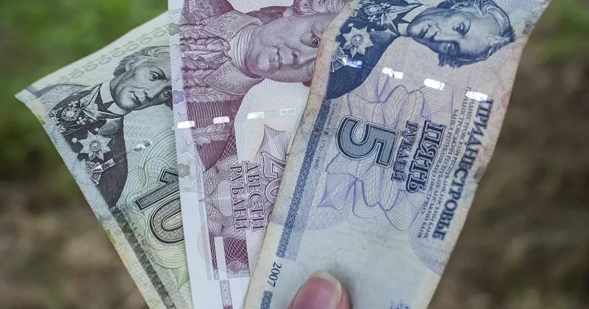 Putyin egymillió rubel feletti készpénzre vonatkozó kiviteli tilalmat vezetett be