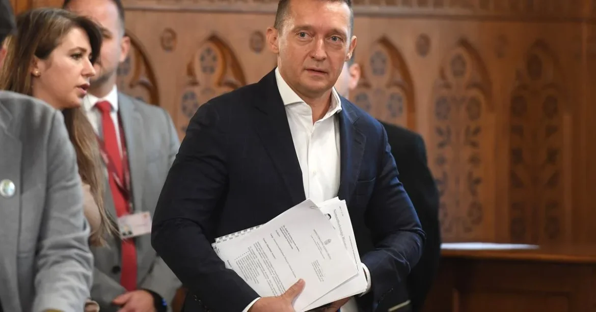 Rogán Antal és Schadl György is szerepel a listán: 65 embert idéznek be
