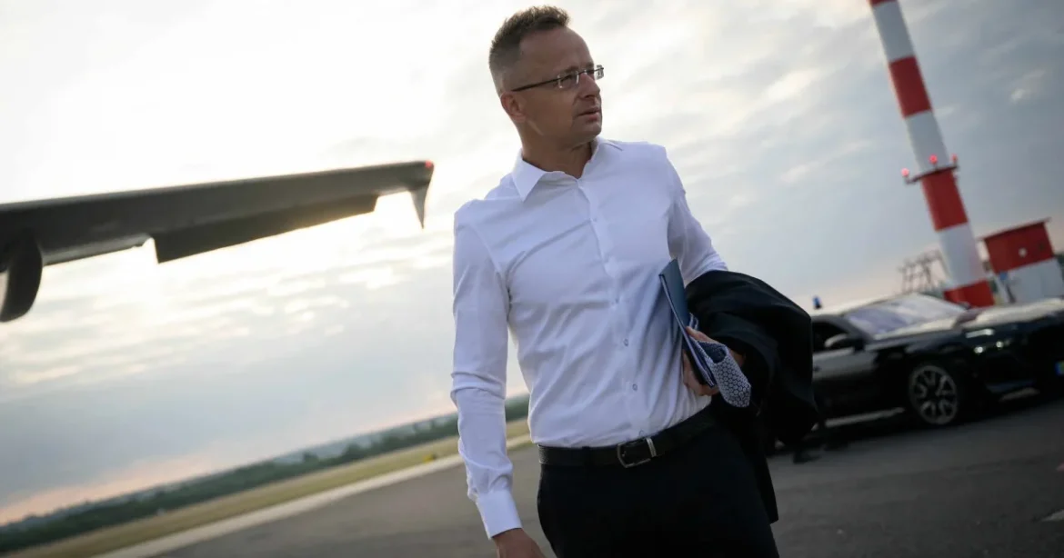 Szijjártó magángépein repült el milliárdok – újabb feljelentés Orbán Anitától