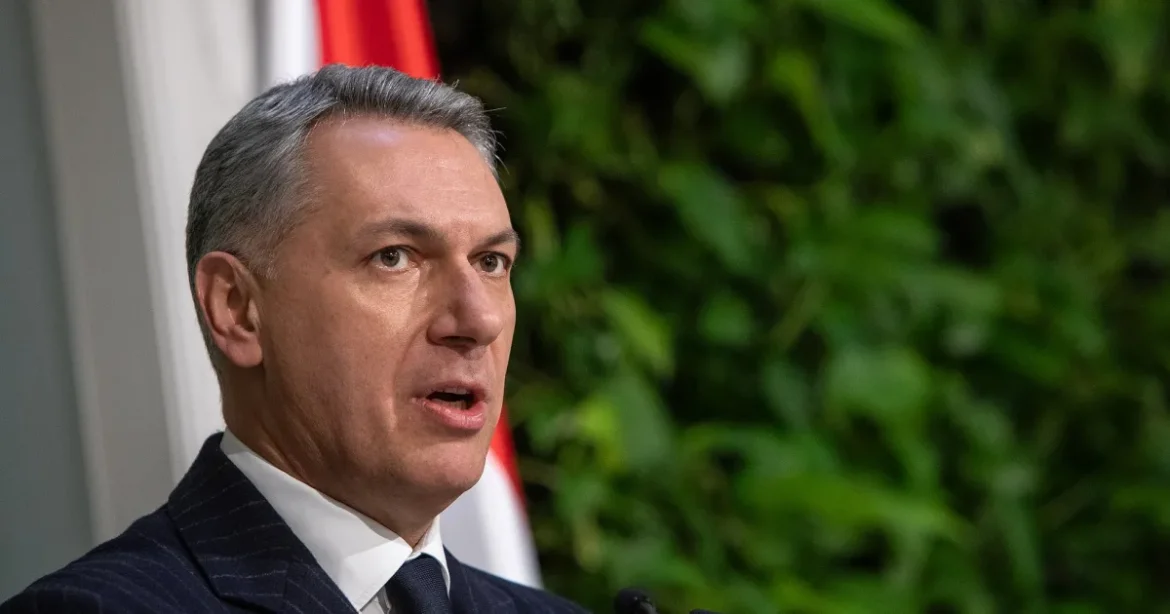 Vitézy: Lázár miniszterként nem olvasott és nem is írt e-maileket