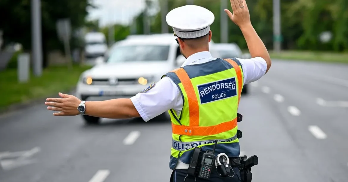 Becsatoljuk az öveket, zsebre a mobilokat, és lecsapunk