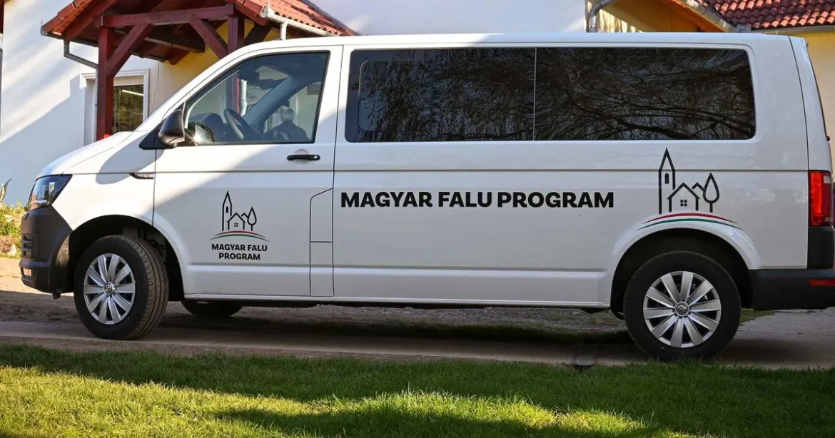 Falubuszok a tengerparton: megszólalt az előző kormány programjának sorsáról
