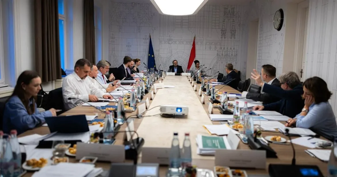 Kármán András kerül előtérbe, háttérbe szorul Kapitány István?