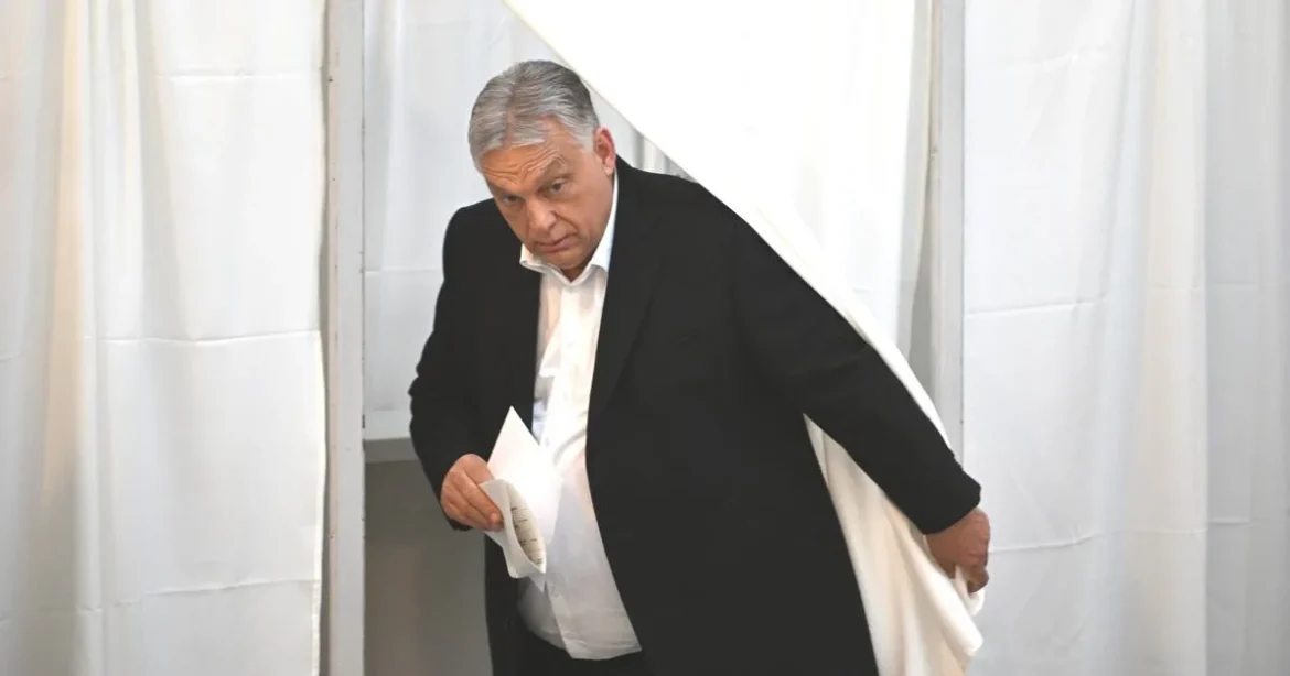 Orbán Viktort testőrök nélkül látták kórházban, köszönés után eltűnt az egyik vizsgálóban