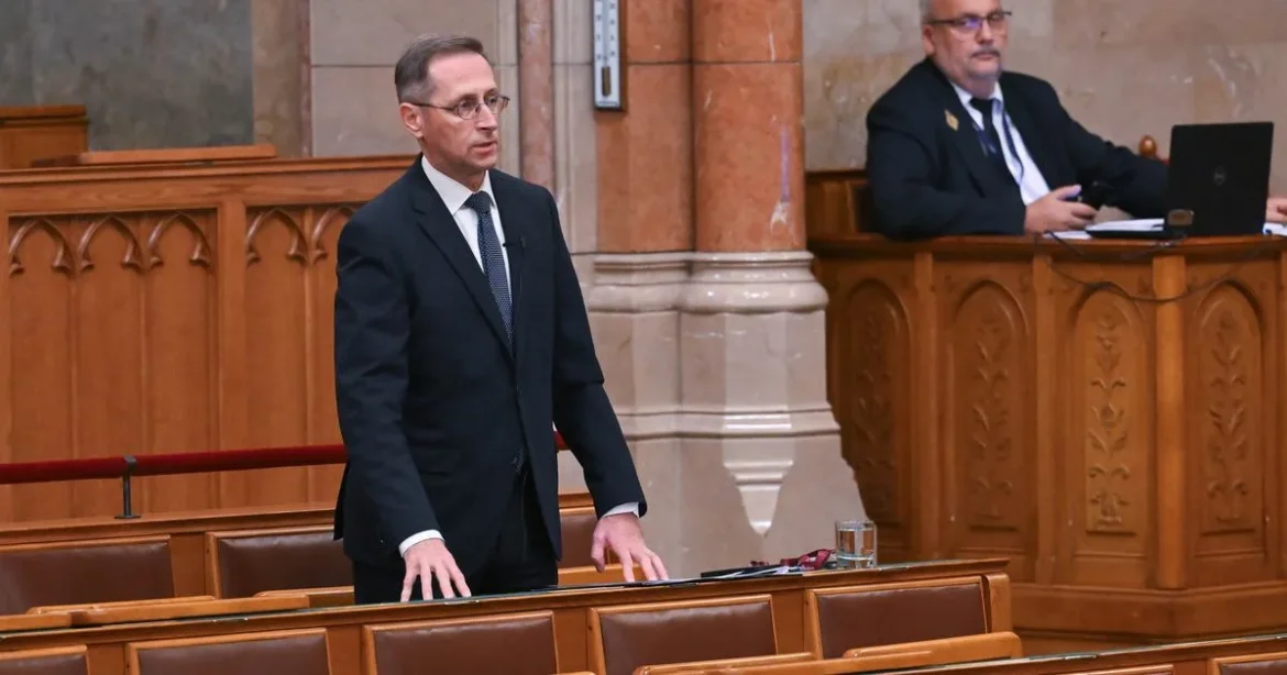 Varga Mihály válaszolt az MNB-visszaéléseket vizsgáló bizottságnak